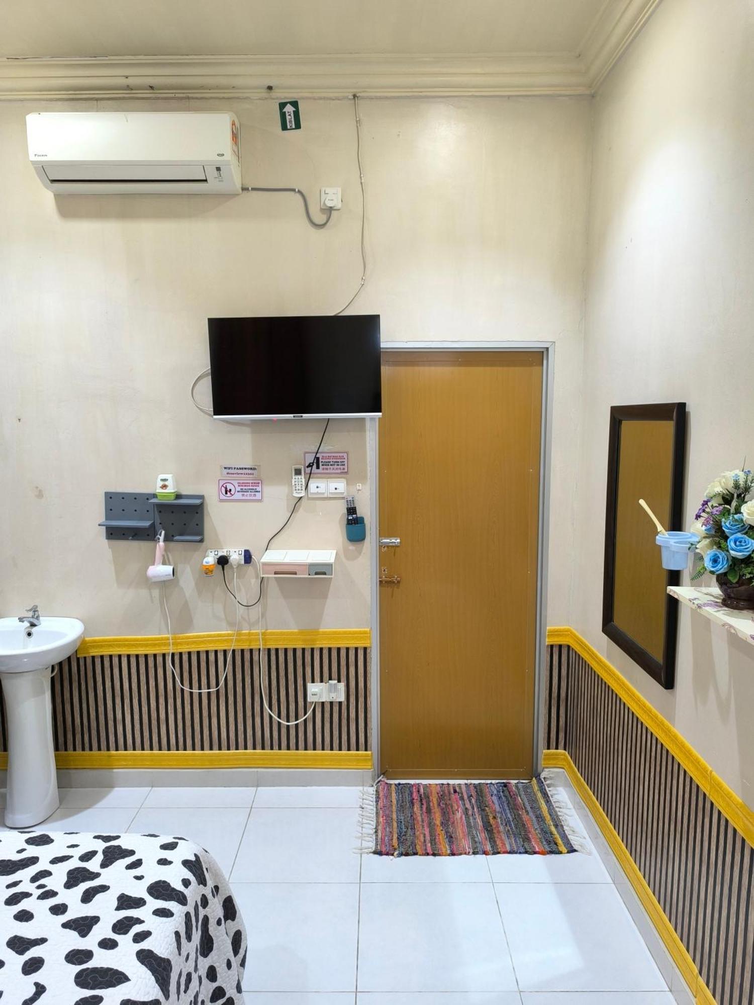 Desa Besut Inn كامبونغ كوالا بيسوت المظهر الخارجي الصورة