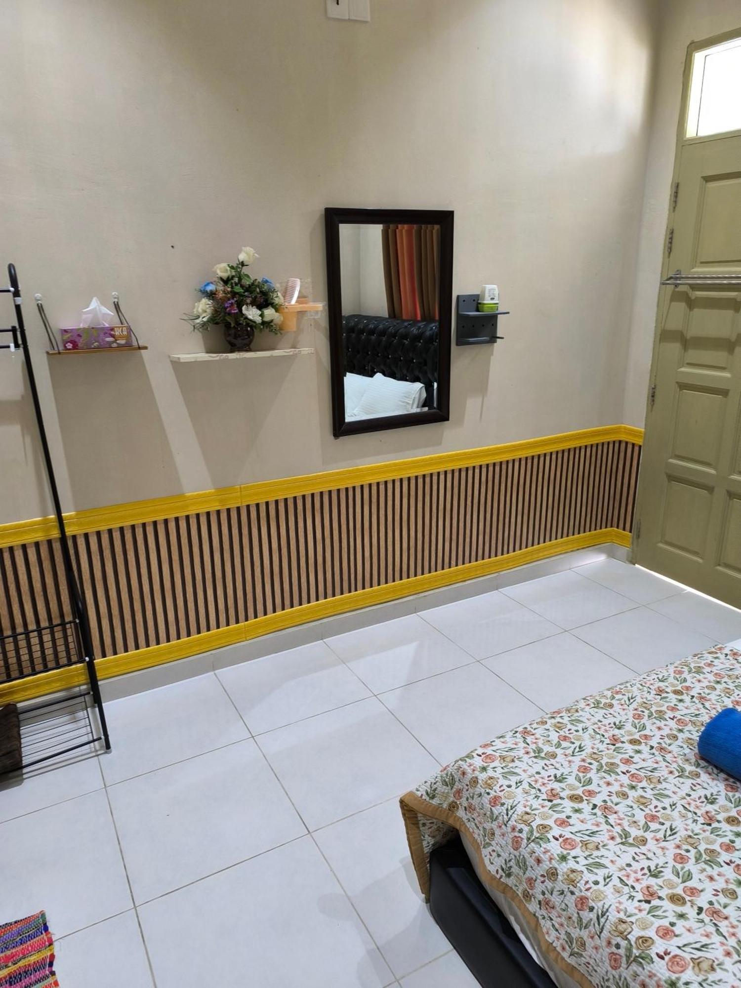 Desa Besut Inn كامبونغ كوالا بيسوت الغرفة الصورة
